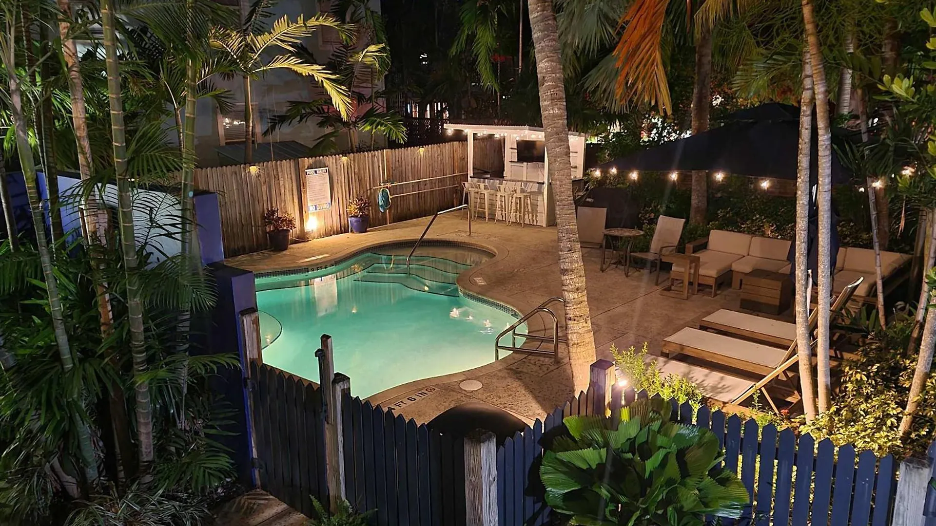 Duval Street Suite With Pool Key West